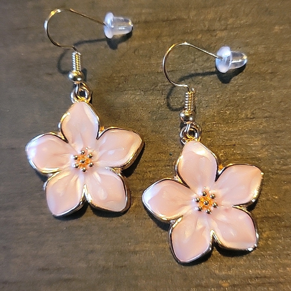 5/$25 Pale Pink Enamel Flower Dangle Earrings